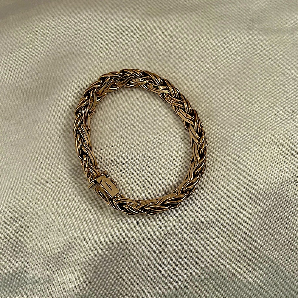 Tiffany and Co. Byzantine chain bracelet in 14 karat yellow gold